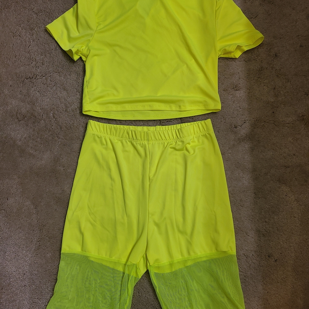 Fashion Nova 2 Piece Vibrant Green Activewear Set